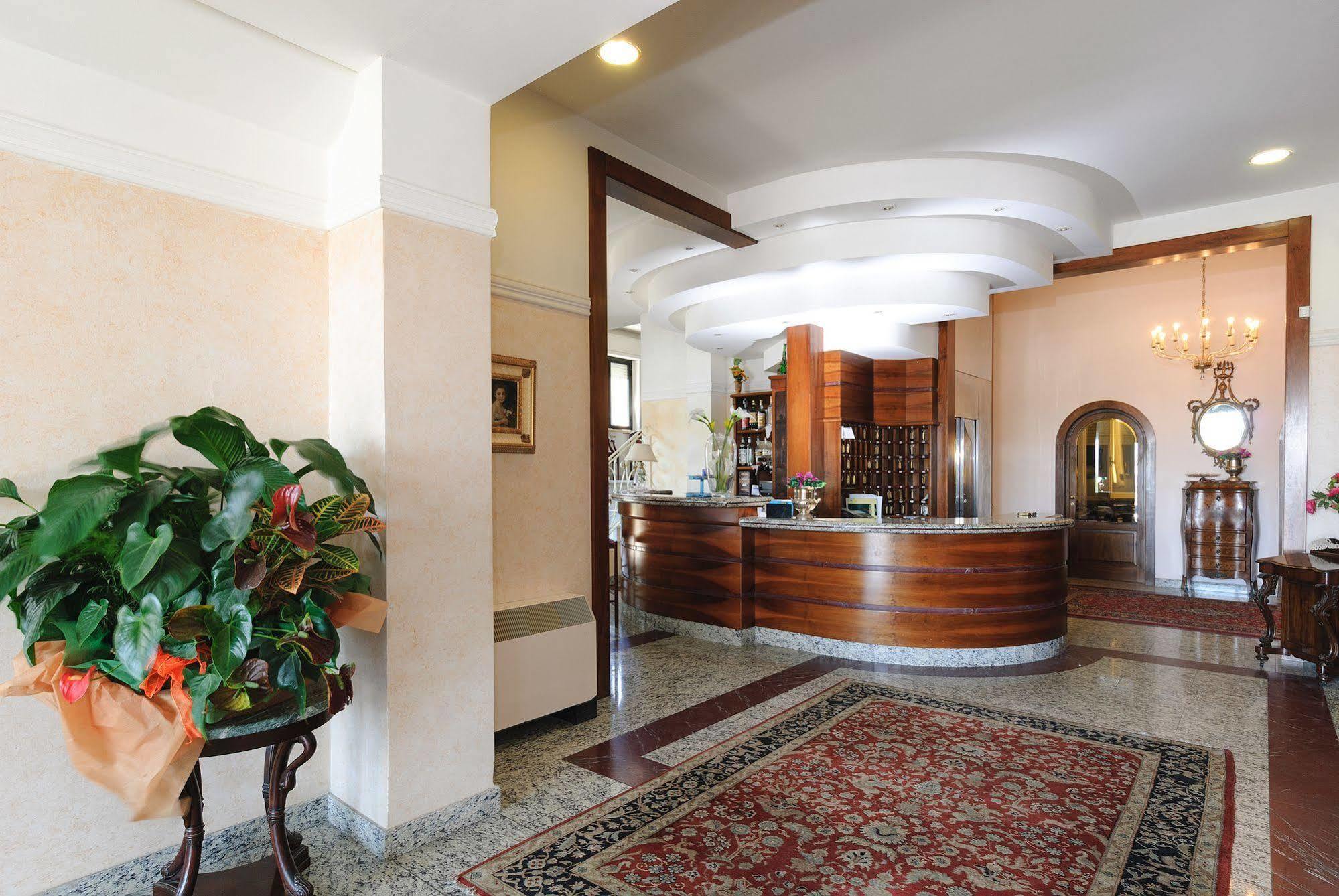 Hotel Residence Villa Jolanda Lido di Camaiore Extérieur photo