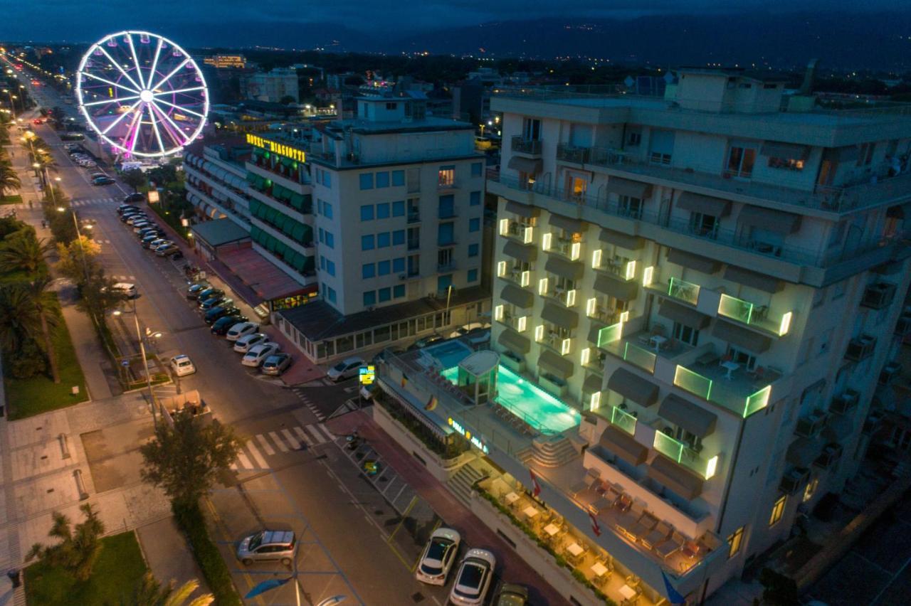 Hotel Residence Villa Jolanda Lido di Camaiore Extérieur photo